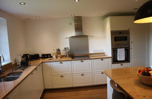 Betws Gwerfil Goch Casa | Stunning large barn conversion in Betws Gwerfil Goch -Ty Cerrig Barn