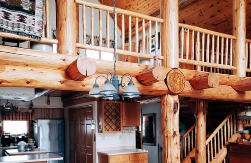 Medford Cabina | Impresionante casa de registro en el verdadero "corazón" de Wisconsin.