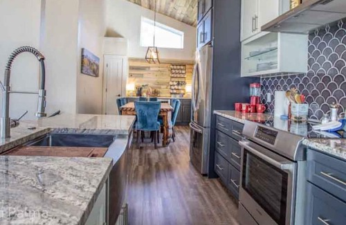 Breckenridge Heights Casa | ⭐️ Remodelación completa, 5 minutos a la calle principal, capacidad para 19 personas, lujo, cocina nueva, bañera de hidromasaje