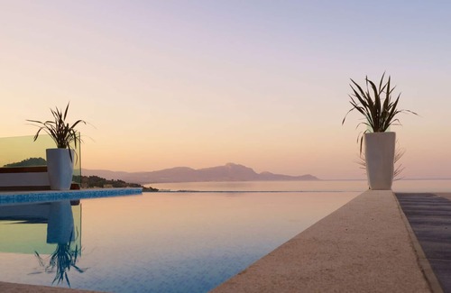 Vlicha Villa | Villa de lujo Eos con piscina infinita climatizada privada