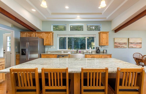 Trinidad Casa | Stunning modern 3BR, 2BA Oceanside Bluff Retreat in Trinidad, California