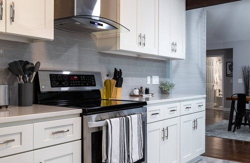 Lenoir City Casa | Stunning Modern Farmhouse with Mountain Views!!