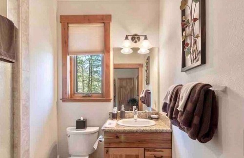 Gold Mountain Casa | Stunning Modern Mountain Cabin | Privacy | Nakoma Resort | Heat/AC
