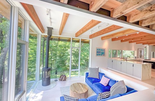 Warren Casa | Stunning Modern Retreat Overlooking The Mad River