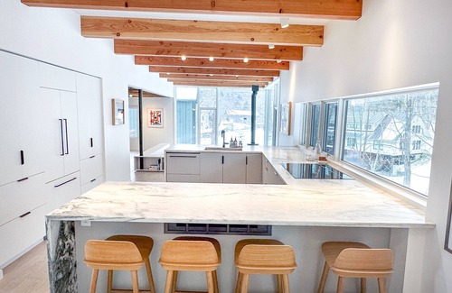 Warren Casa | Stunning Modern Retreat Overlooking The Mad River