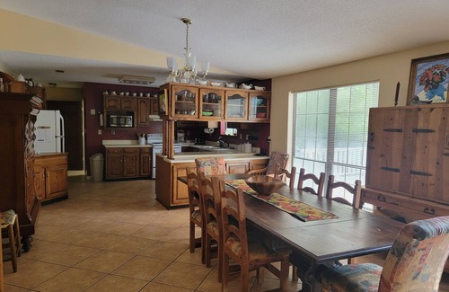 Montlake Casa | Impresionante lago de montaña, bosque privado, Beautiful 4 BR & 4 BA