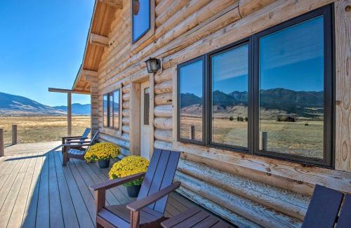Livingston Casa | Stunning Mountain Views Livingston Cabin with Deck!