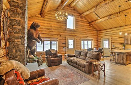 Livingston Casa | Stunning Mountain Views Livingston Cabin with Deck!