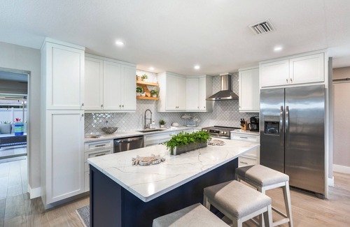 Cypress Lake Casa | *Stunning New listing* Location! Complete renovation/lush yard. King beds