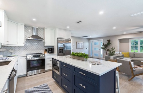 Cypress Lake Casa | *Stunning New listing* Location! Complete renovation/lush yard. King beds