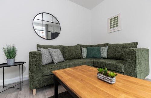 Darlington Apartamento | Stunning newly refurbished house by Our Home Short Stays with TV in each bedroom and crisp white hotel linen