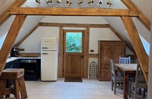 Clanfield Apartamento | Stunning oak-framed Cotswold holiday home. Entire top floor.