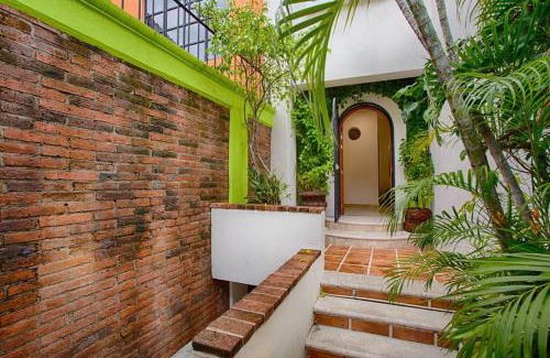 Colonia 5 de Diciembre Casa | Stunning Ocean Views, Villa Ecuador, Centrally located