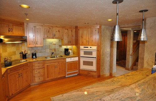 Park City Condominio | Stunning penthouse with 3,600 sq. ft. of luxury! by RedAwning - Save 20% on 7+ Nights!