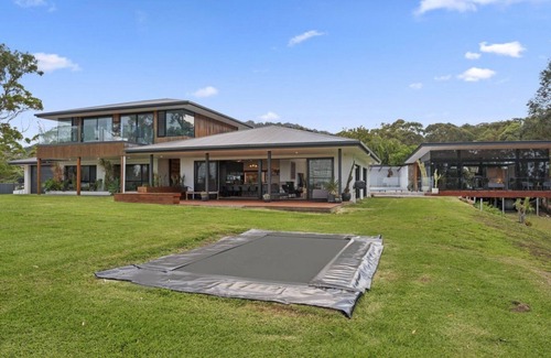 Korora Casa | Stunning, Pool, Sauna, Gym, Spa, Sleeps 13