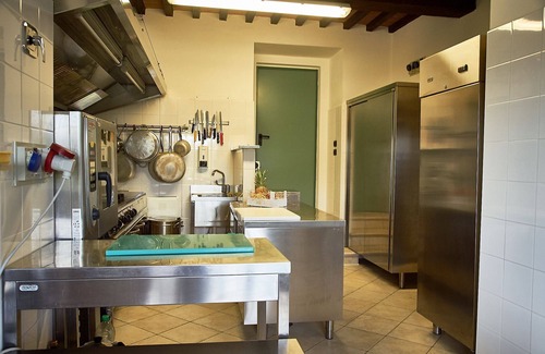 Monte Santa Maria Tiberina Villa | Casa de vacaciones privada con piscina privada, WIFI, sauna, A/C, TV, patio, vista panorámica