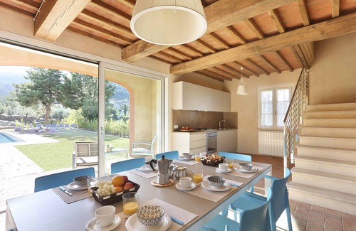 Colle di Compito Villa | Estupenda casa de vacaciones privada con piscina privada, A/C, WIFI, TV, balcón, cerca de Lucca