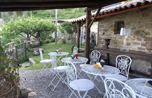 Naso Casa | Preciosa casa de vacaciones privada con A/C, piscina privada, TV y vista panorámica