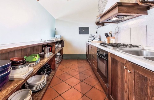 Loro Ciuffenna Casa | Maravillosa casa de vacaciones privada con WIFI, piscina privada, balcón y mascotas permitida