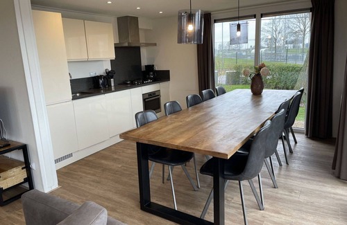 Graft Casa | Preciosa casa de vacaciones privada para 10 personas con piscina, WIFI, TV y terraza