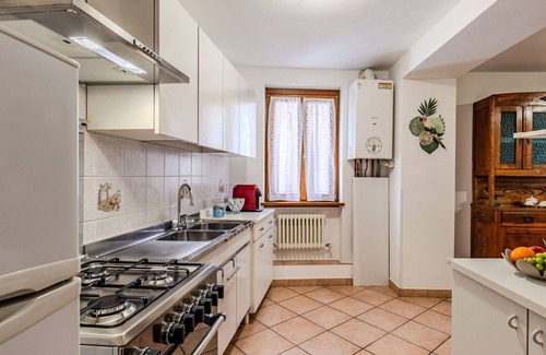 Claino Con Osteno Casa | Estupenda casa de vacaciones privada para 5 personas con WIFI, balcón y mascotas permitida