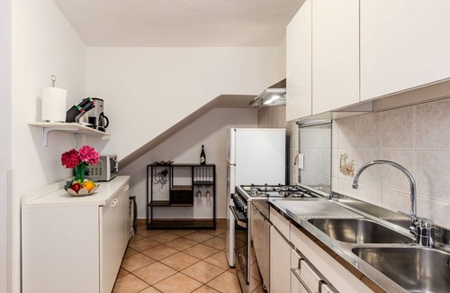 Claino Con Osteno Casa | Estupenda casa de vacaciones privada para 5 personas con WIFI, balcón y mascotas permitida