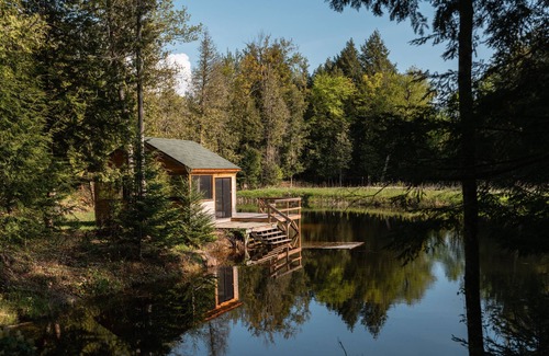 Bobcaygeon Cabaña | Stunning Private Resort on 15 Acres w/ Cabin - Hot Tub, Paddle Boards, Fire Pit