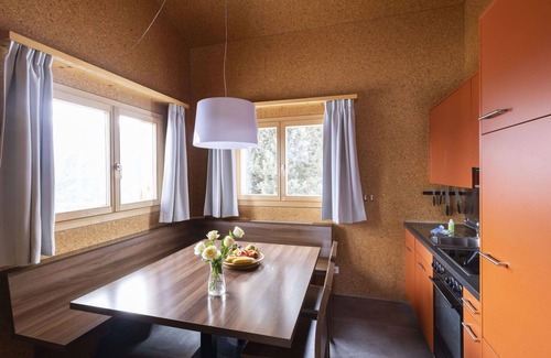 Oberurmein Casa | Maravillosa casa de vacaciones privada con WIFI, TV, terraza, mascotas permitida y vista panorámica