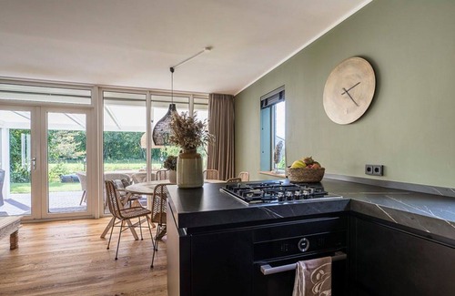 Vlagtwedde Casa | Maravillosa casa de vacaciones privada para 6 personas con WIFI, piscina, TV y patio