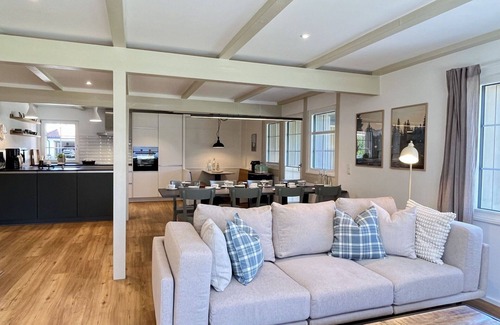 Loffingen Casa | Estupenda casa de vacaciones privada para 8 personas con WIFI, TV, patio y mascotas permitida