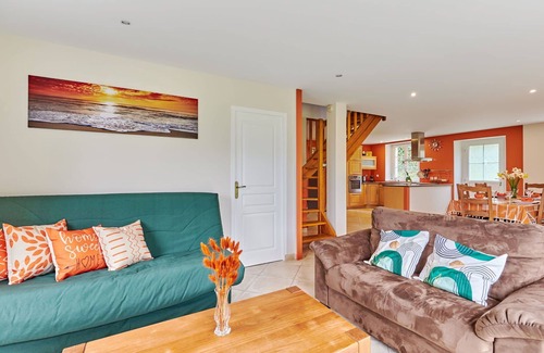 Le Vretot Casa | Estupenda casa de vacaciones privada para 5 personas con WIFI, TV, patio y mascotas permitida