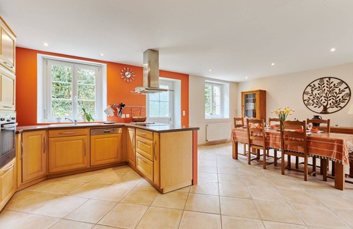 Le Vretot Casa | Estupenda casa de vacaciones privada para 5 personas con WIFI, TV, patio y mascotas permitida