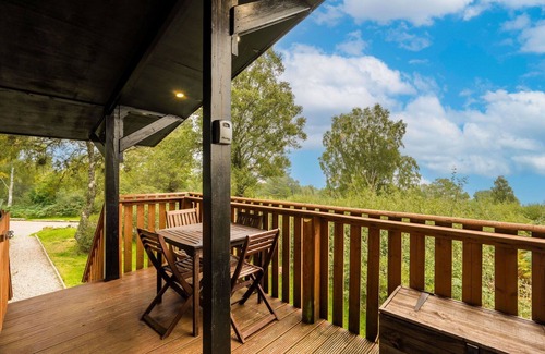 Bunloit Casa | Stunning private villa for 4 guests with WIFI, TV, patio, pets allowed and parking