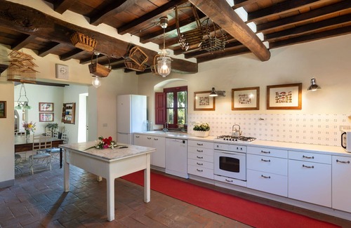 Vicchio Villa | Maravillosa casa de vacaciones privada con WIFI, piscina privada, TV, patio, vista panorámica