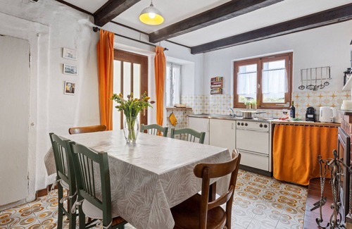 Novaggio Casa | Preciosa casa de vacaciones privada para 5 personas con patio