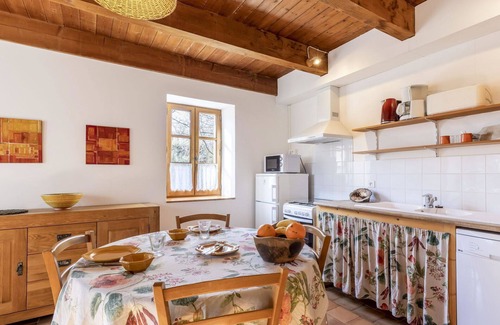Verfeuil Casa | Maravillosa casa de vacaciones privada para 4 personas con terraza y mascotas permitida