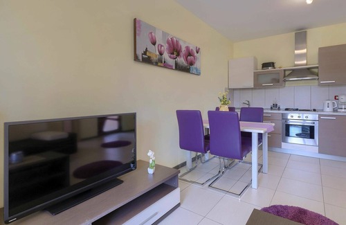 Valdebek Casa | Maravillosa casa de vacaciones privada para 14 personas con piscina privada, WIFI, A/C, TV y terraza
