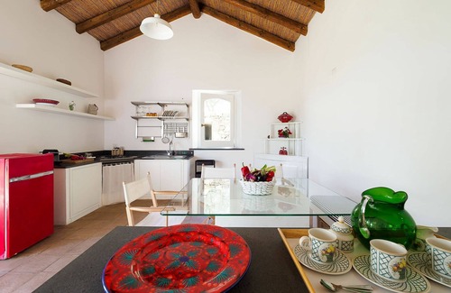 Rovittello Villa | Estupenda casa de vacaciones privada con WIFI, piscina privada, TV, terraza y mascotas permitida