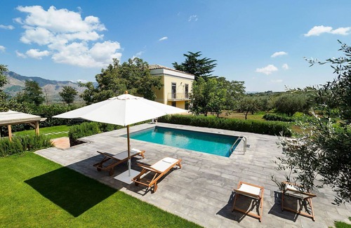 Rovittello Villa | Estupenda casa de vacaciones privada con WIFI, piscina privada, TV, terraza y mascotas permitida