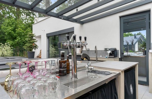 Dolni Laz Casa | Maravillosa casa de vacaciones privada con jacuzzi, WIFI, TV, terraza y mascotas permitida
