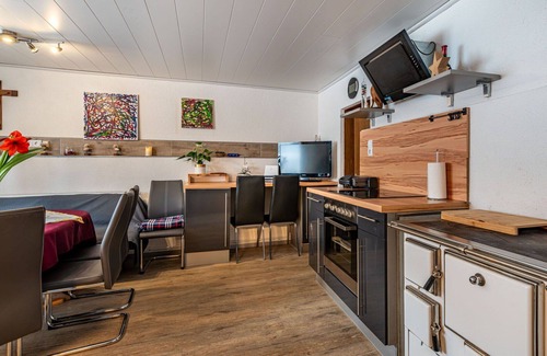Ebene Reichenau Casa | Estupenda casa de vacaciones privada para 12 personas con WIFI, TV, balcón y mascotas permitida