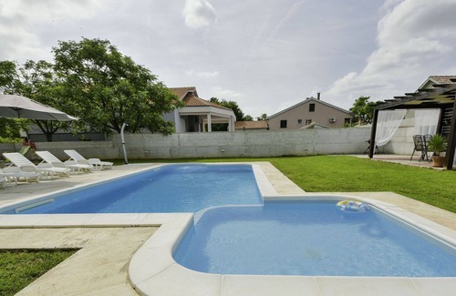 Smilcic Casa | Maravillosa casa de vacaciones privada para 6 personas con piscina privada, A/C, WIFI, TV y terraza