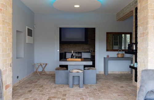 Mazzano Romano Villa | Maravillosa casa de vacaciones privada con A/C, piscina, WIFI, jacuzzi y TV