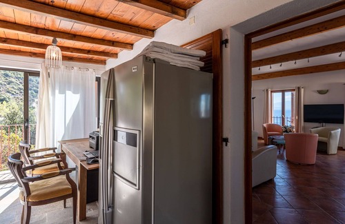 Canari Casa | Estupenda casa de vacaciones privada con A/C, piscina privada, WIFI, TV, patio y mascotas permitida