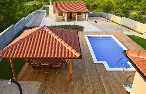 Velim Casa | Maravillosa casa de vacaciones privada con A/C, piscina privada, WIFI, jacuzzi, TV, patio