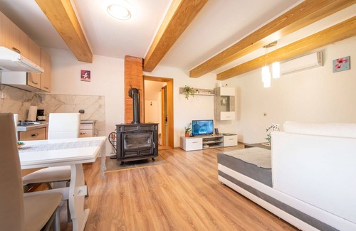 Tounj Casa | Casa de vacaciones privada con A/C, piscina privada, WIFI, TV, terraza, mascotas permitida