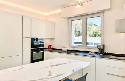 Dervio Casa | Estupenda casa de vacaciones privada para 8 personas con A/C, WIFI, piscina privada, TV y patio