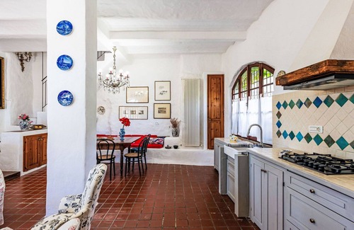 Dolcedo Villa | Estupenda casa de vacaciones privada con WIFI, mascotas permitida y vista panorámica