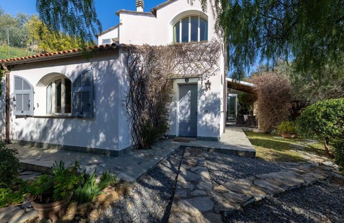 Artallo Villa | Maravillosa casa de vacaciones privada para 5 personas con A/C, WIFI, TV, patio y vista panorámica