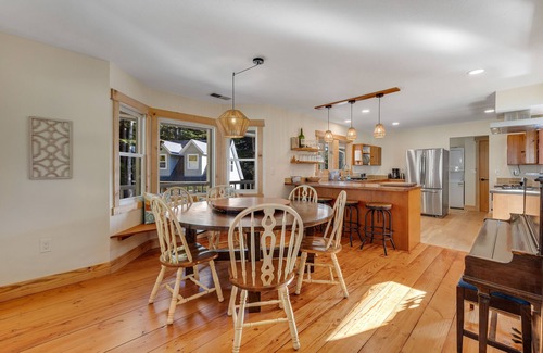 Little River Casa | Stunning property on 10 acres with ridge top views & private hot tub